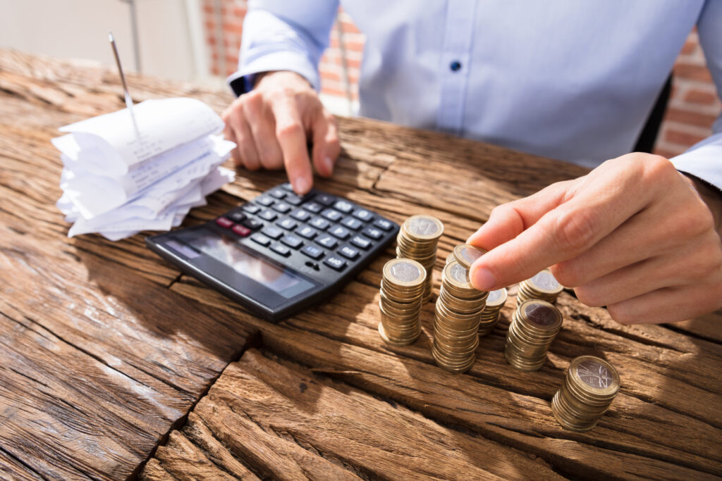 Calculating interest on an overdue invoice